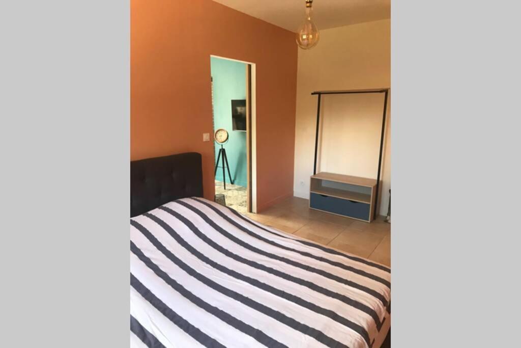 Logement Attenant A Une Villa T2 Avec Terrasse . Besse-sur-Issole Exterior foto